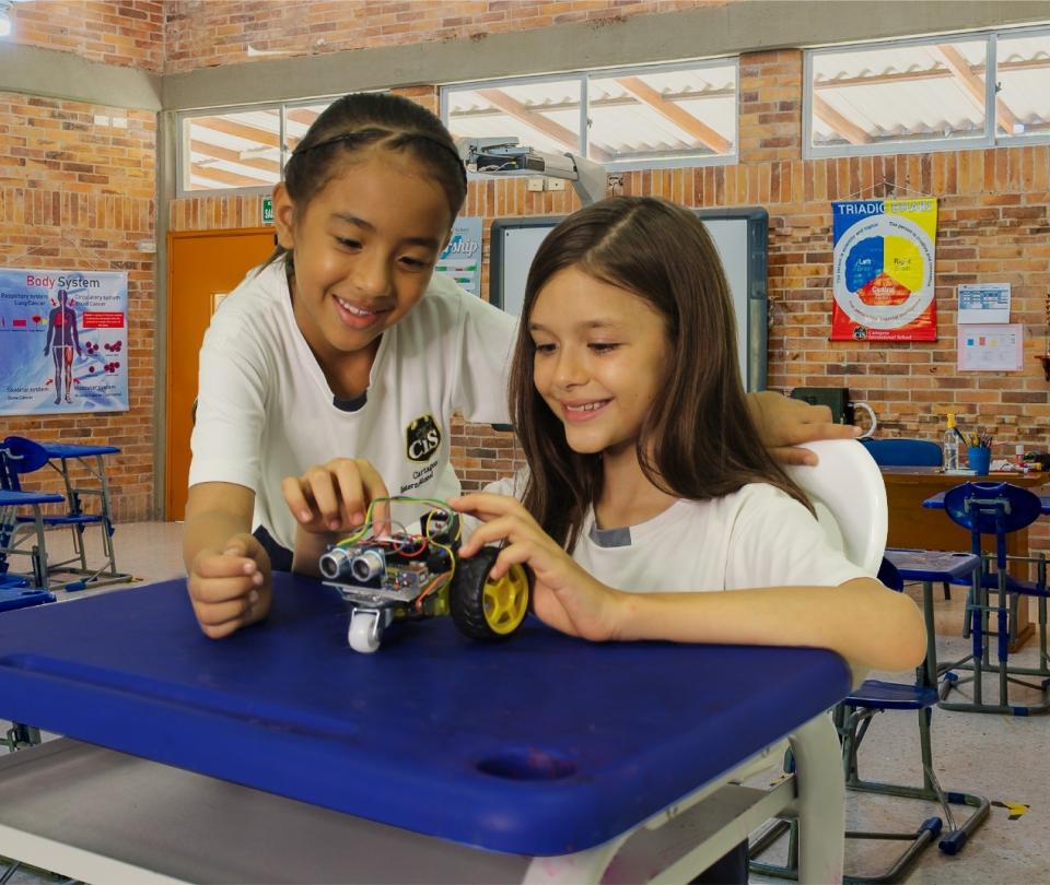 Robotics and AI to bridge the gap in STEM education