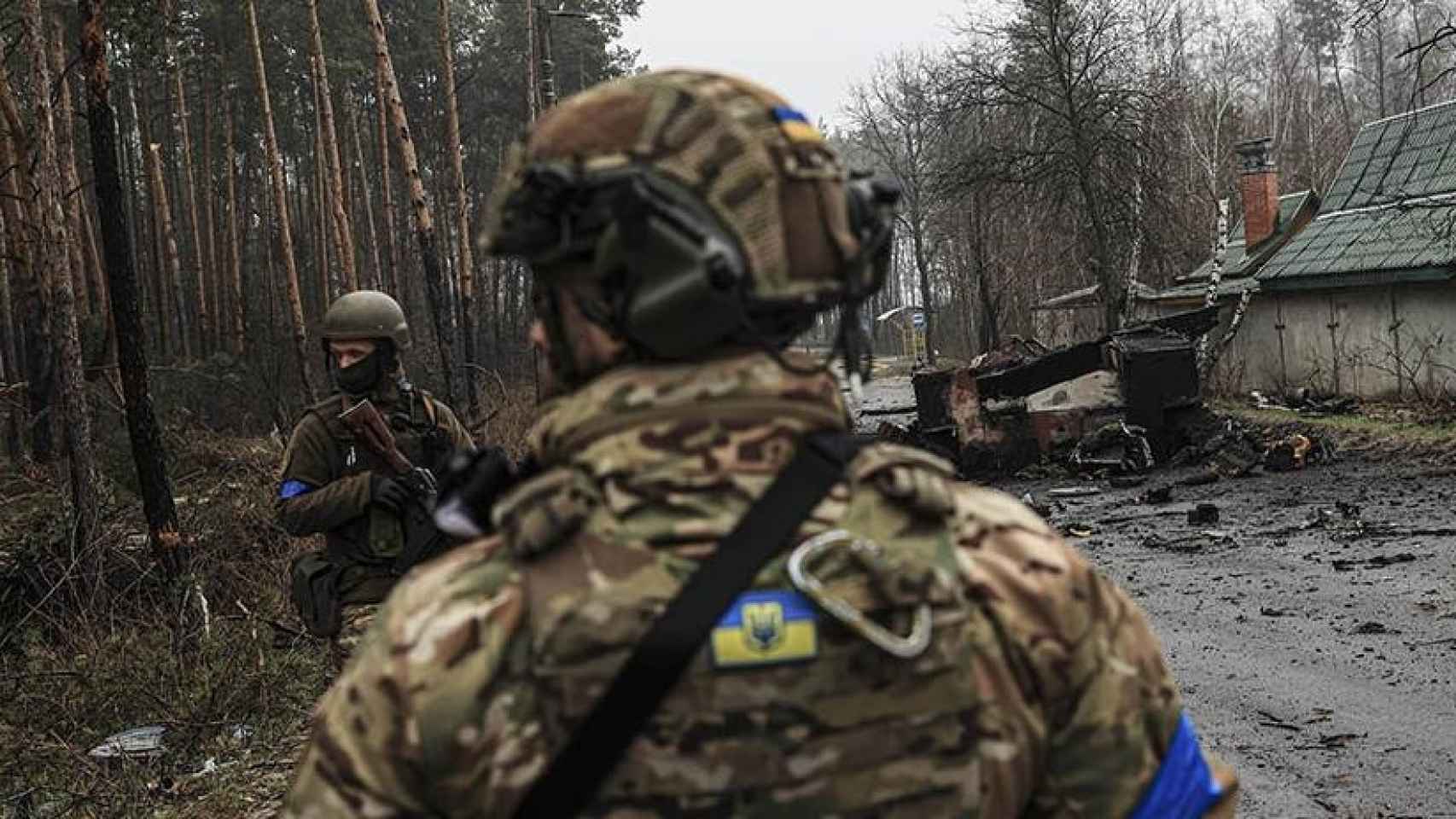Ukrainian soldiers in the Irpin region, Ukraine.