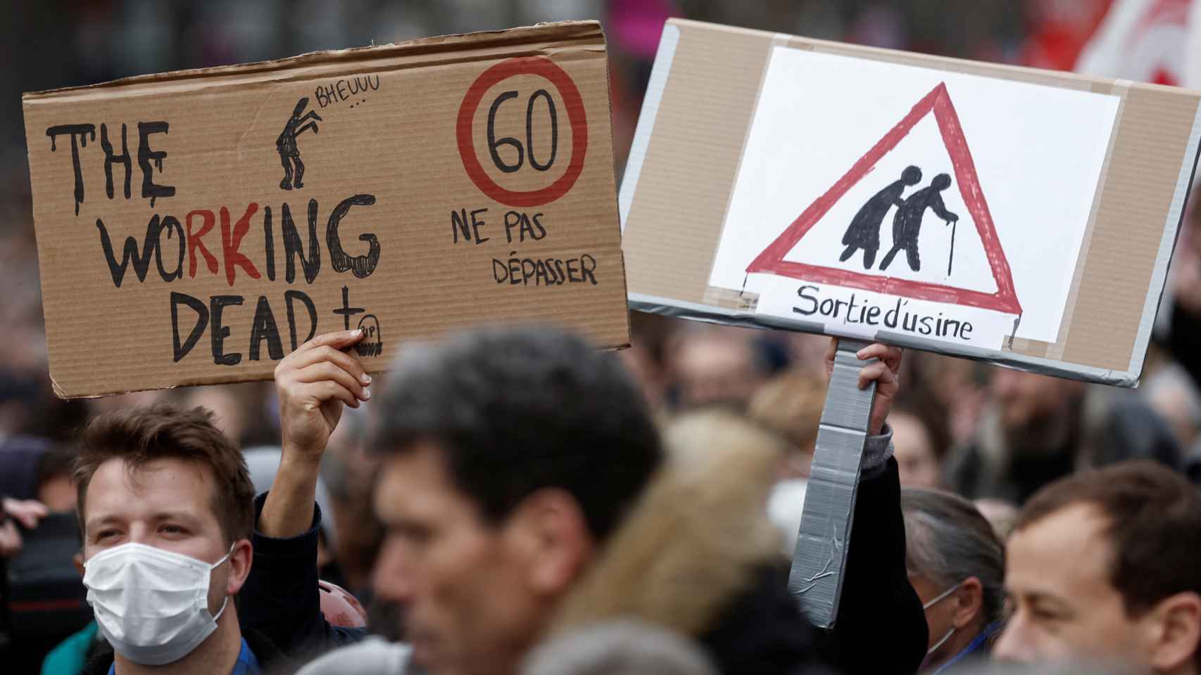 The French Senate approves the controversial pension reform project