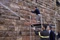 The mayor of Florence confronts two activists who were throwing paint at the facade of the emblematic Palazzo Vecchio