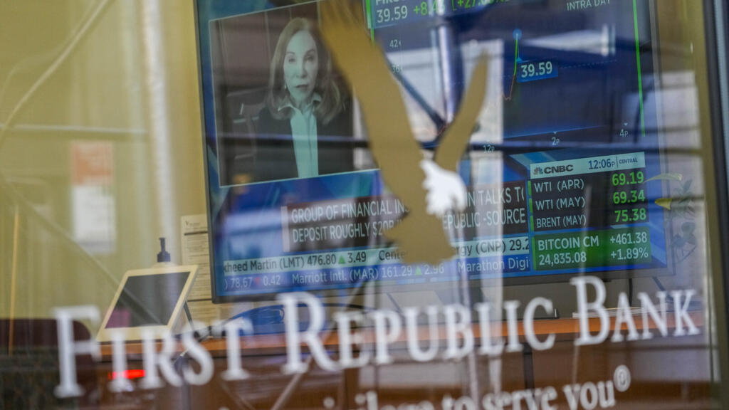 To avoid contagion, Wall Street banks come to the aid of the First Republic