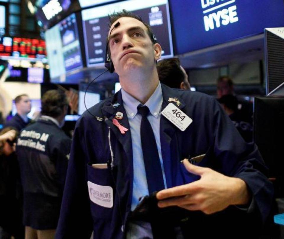 Wall Street closes the day with Dow Jones down and S%P up