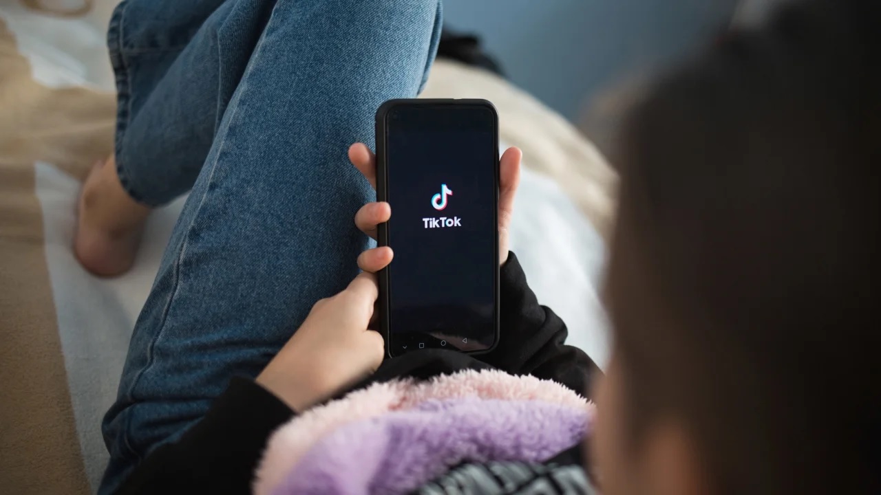 Australia bans TikTok on federal government devices