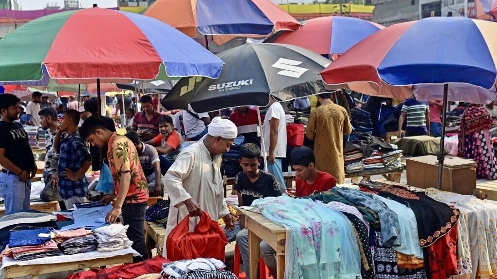 Bangladesh suffocates from unprecedented heat wave