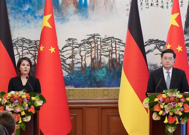 German Foreign Minister Annalena Baerbock with her Chinese counterpart, Qin Gang, during a press conference.