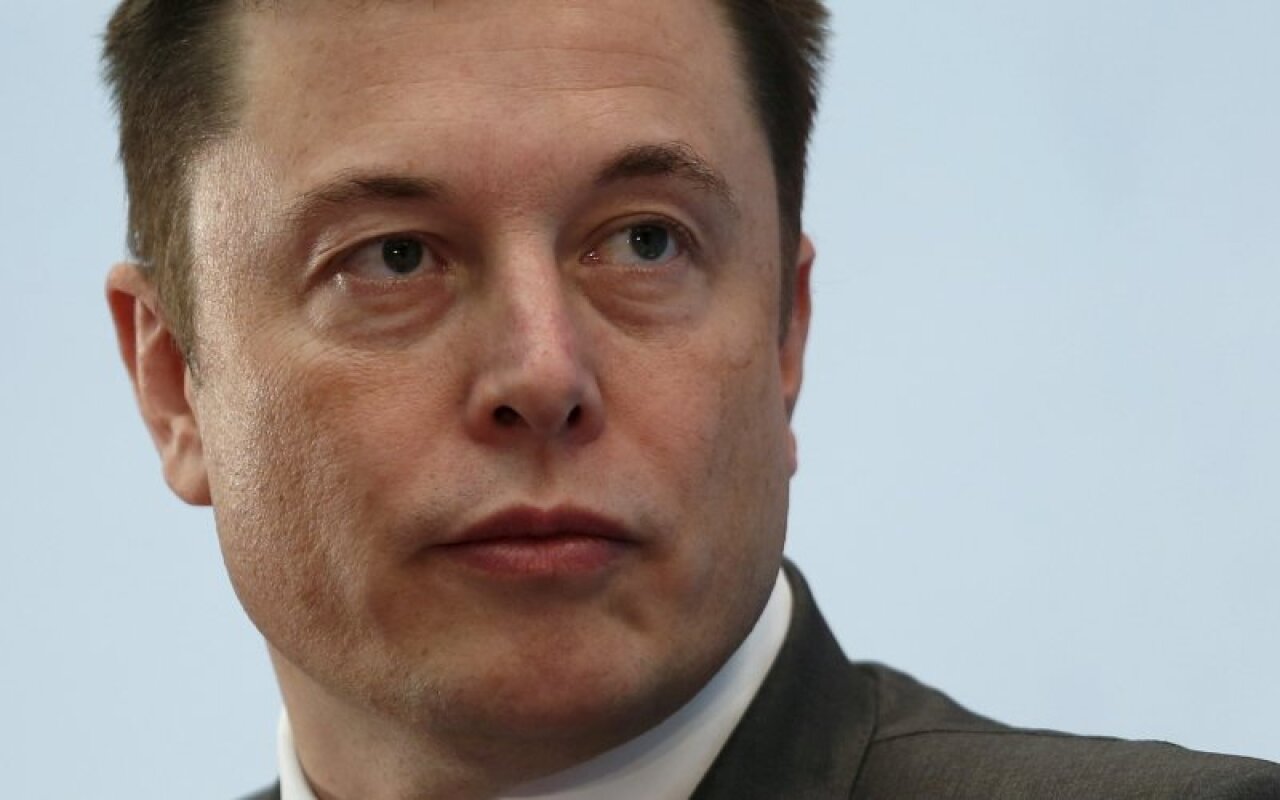 Elon Musk vs. Microsoft.  The businessman threatens to sue the company