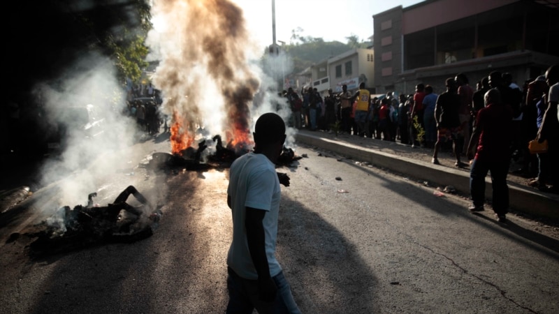 Mob burns 13 suspected gang members alive in Haiti