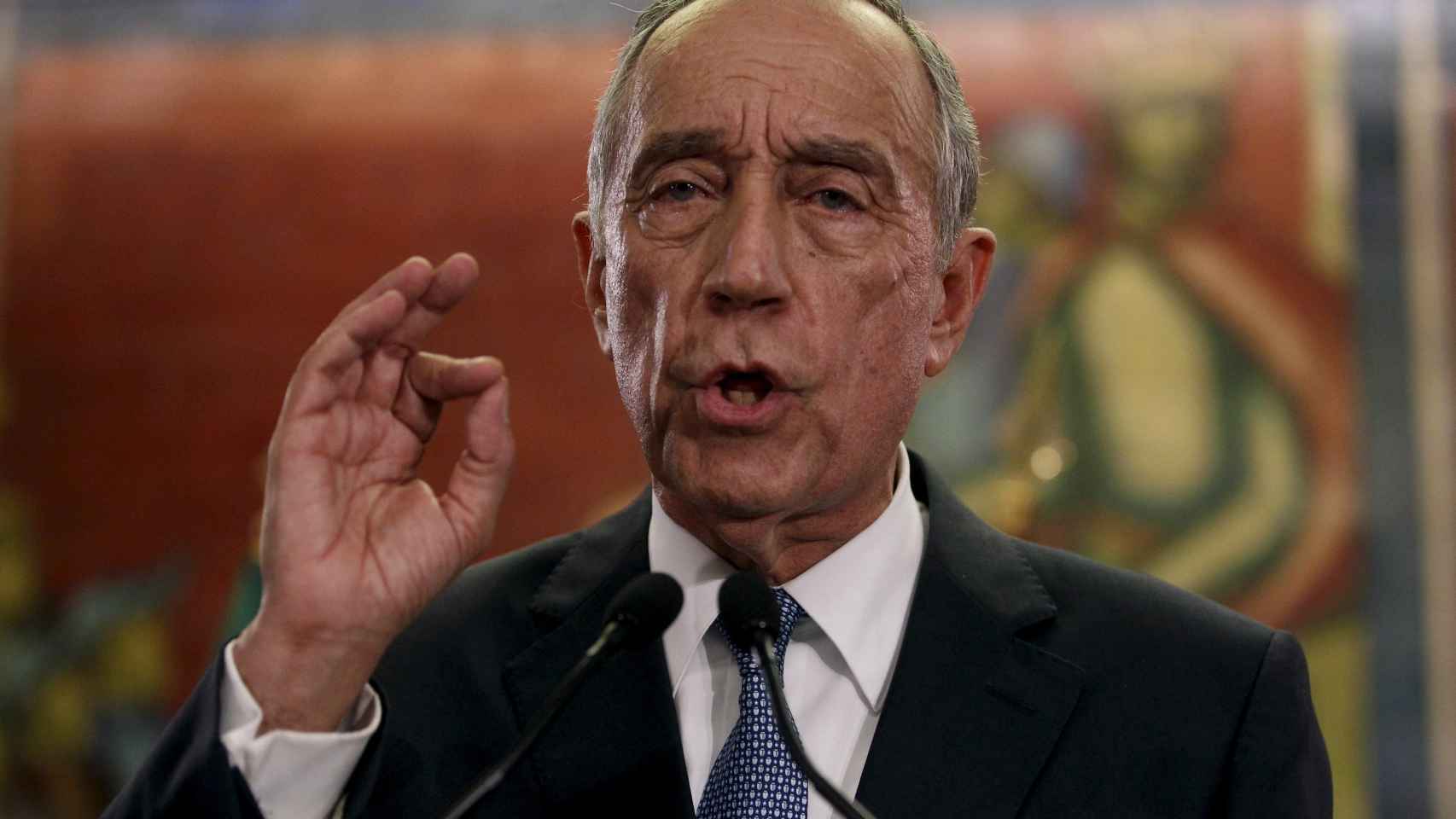 Marcelo Rebelo de Sousa attends journalists in a file image.