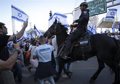 Tens of thousands of Israelis take to the streets again despite the paralysis of judicial reform