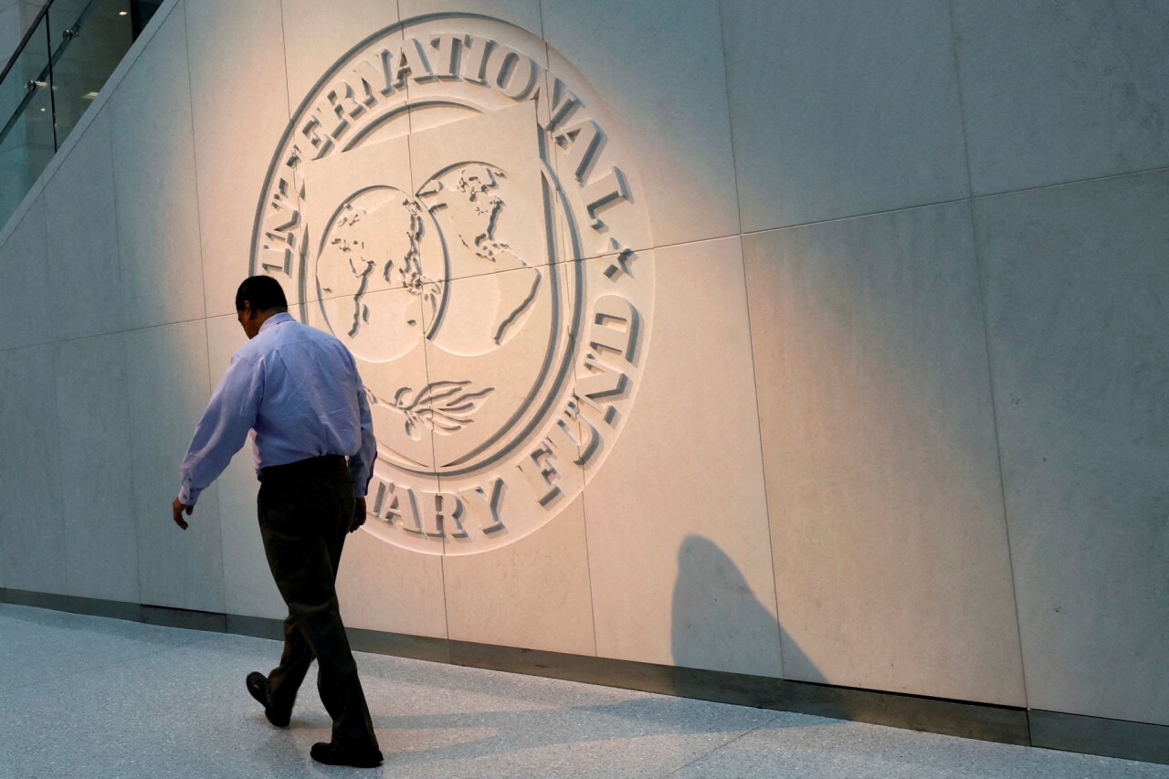 The IMF recommends fiscal tightening against inflation