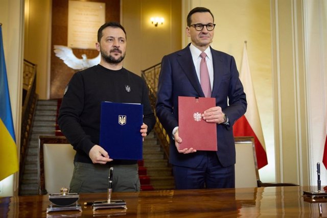 Ukrainian President Volodimir Zelensky and Polish Prime Minister Mateusz Morawiecki