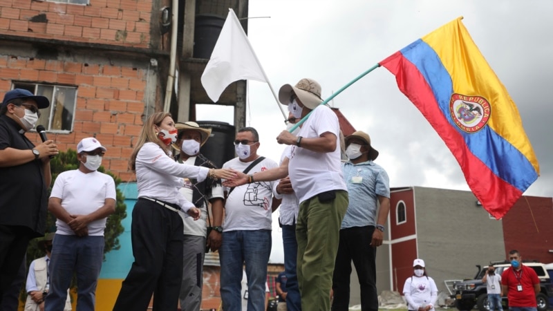 Colombian government and FARC dissidents postpone dialogue