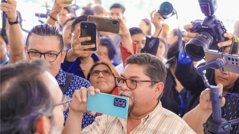 Content creators have their space in the Congress of El Salvador: information or propaganda?