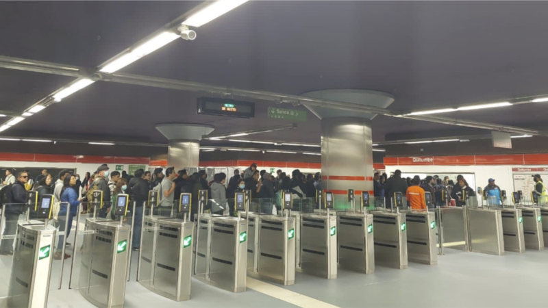 Excesses at the start of operation of the metro in Quito