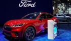 Ford lowers the price of its electric SUV Mustang Mach-E