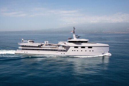 Support Yacht Superyacht Bezos 3