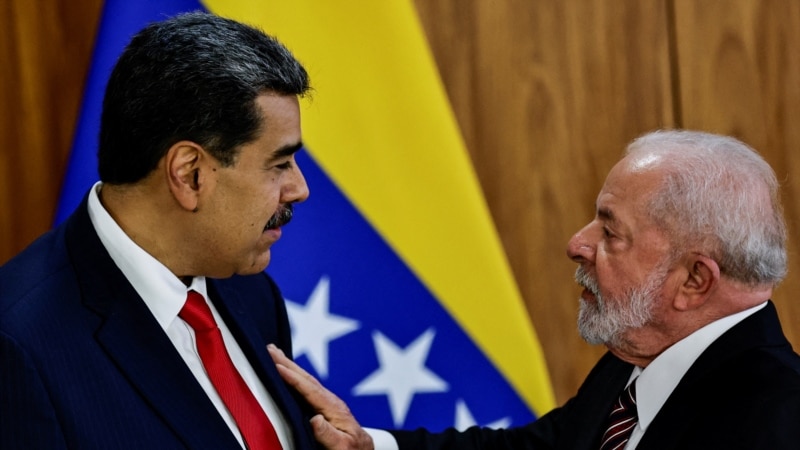 Lula Da Silva receives Maduro one day before the summit of South American presidents in Brazil