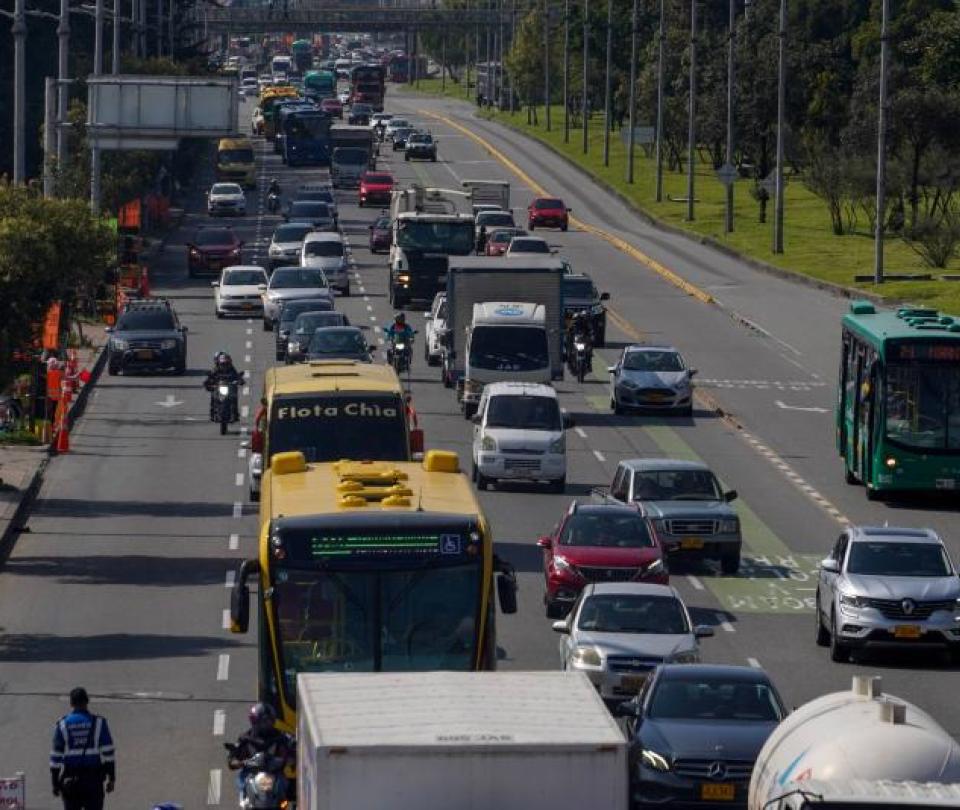 Regional 'Pico y Placa' for cars entering Bogotá this Monday