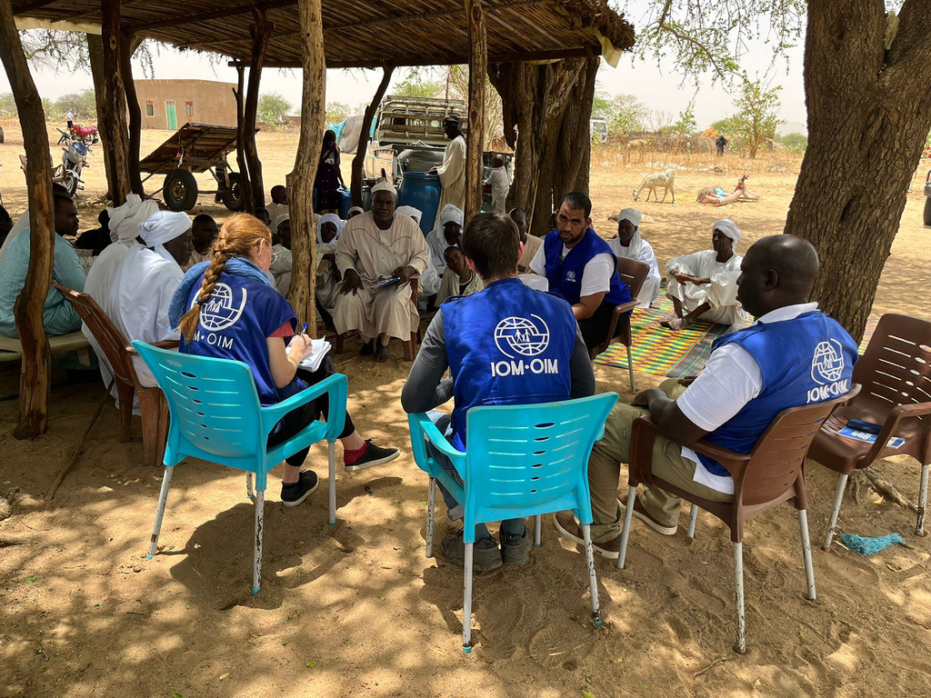 IOM teams assist Sudanese refugees at the Sudan-Chad border.  (File photo)