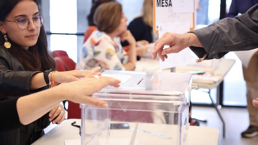 The participation in the municipal ones rises more than a point and a half at 2:00 p.m. to 36.70%