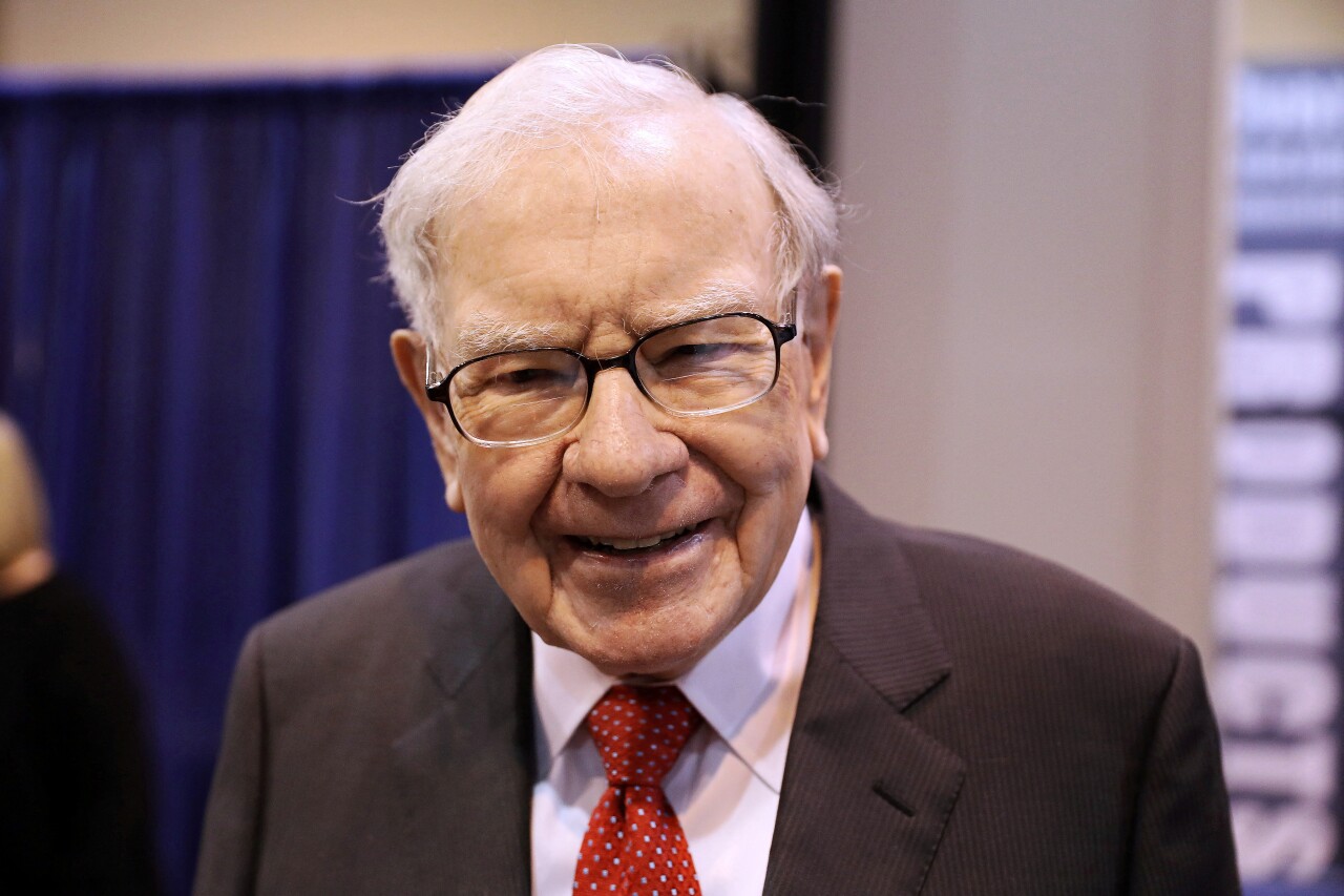 Warren Buffett criticizes the management of bank failures and anticipates turmoil