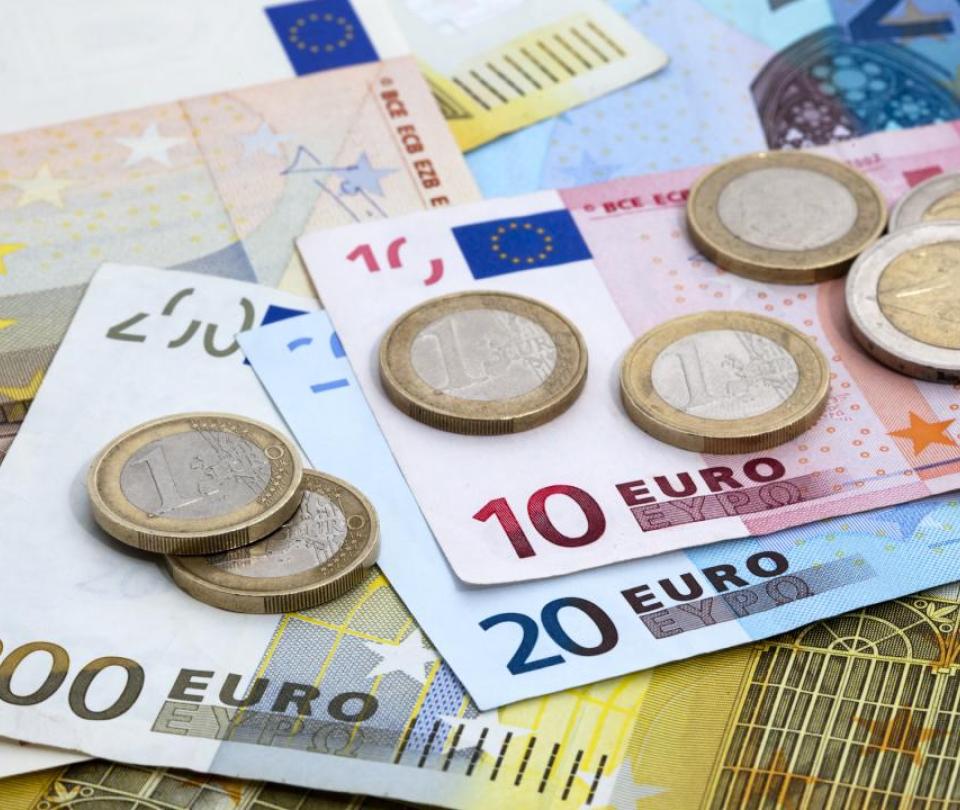 Annual inflation in the euro zone fell to 6.1% in May