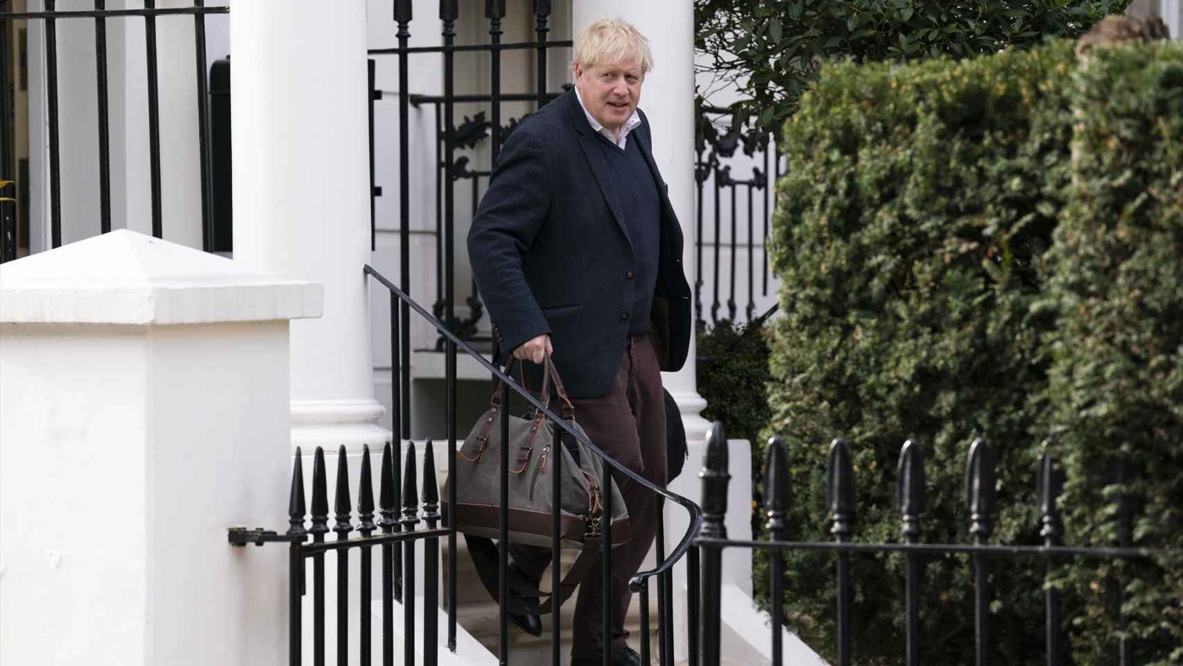 Boris Johnson uses his first column in the 'Daily Mail' to talk about a diet pill