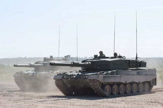 Archive - Leopard 2A4 tanks.