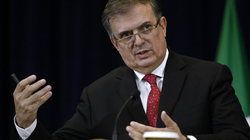 Foreign Minister Marcelo Ebrard announces his resignation to seek the Presidency of Mexico