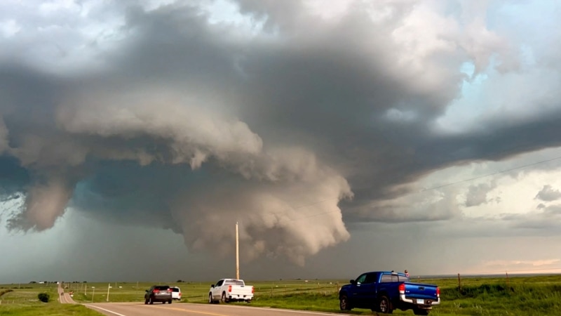 Heat wave triggers major storms and power outages in the southeastern US