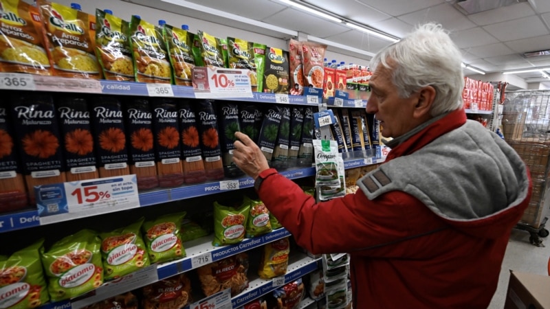 High prices and inflation overwhelm Argentines