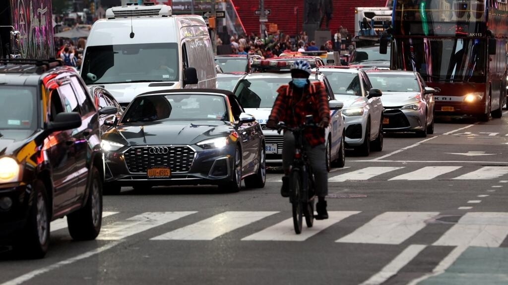 Manhattan to impose vehicle entrance tolls to reduce congestion