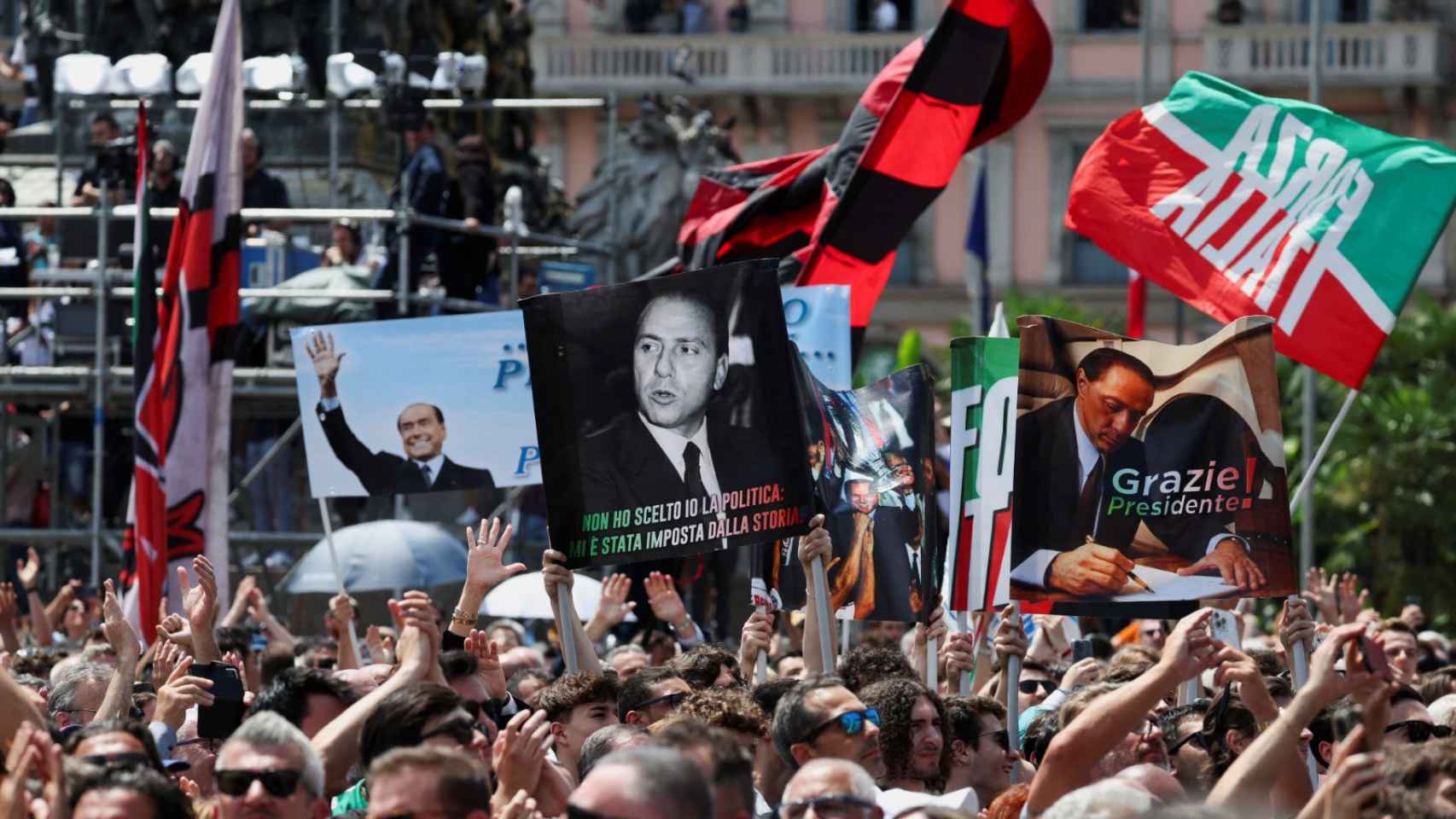 Thousands of people flocked to the Duomo square to follow the funeral.