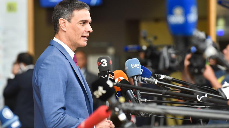 Sánchez warns of a "obscene cut of rights in exchange for votes" after the agreement between PP and Vox in Extremadura