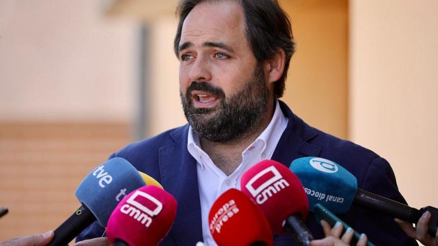 The PSOE already 'moves' the chair to the leader of the PP of Castilla-La Mancha on account of the reform of the Statute of Autonomy