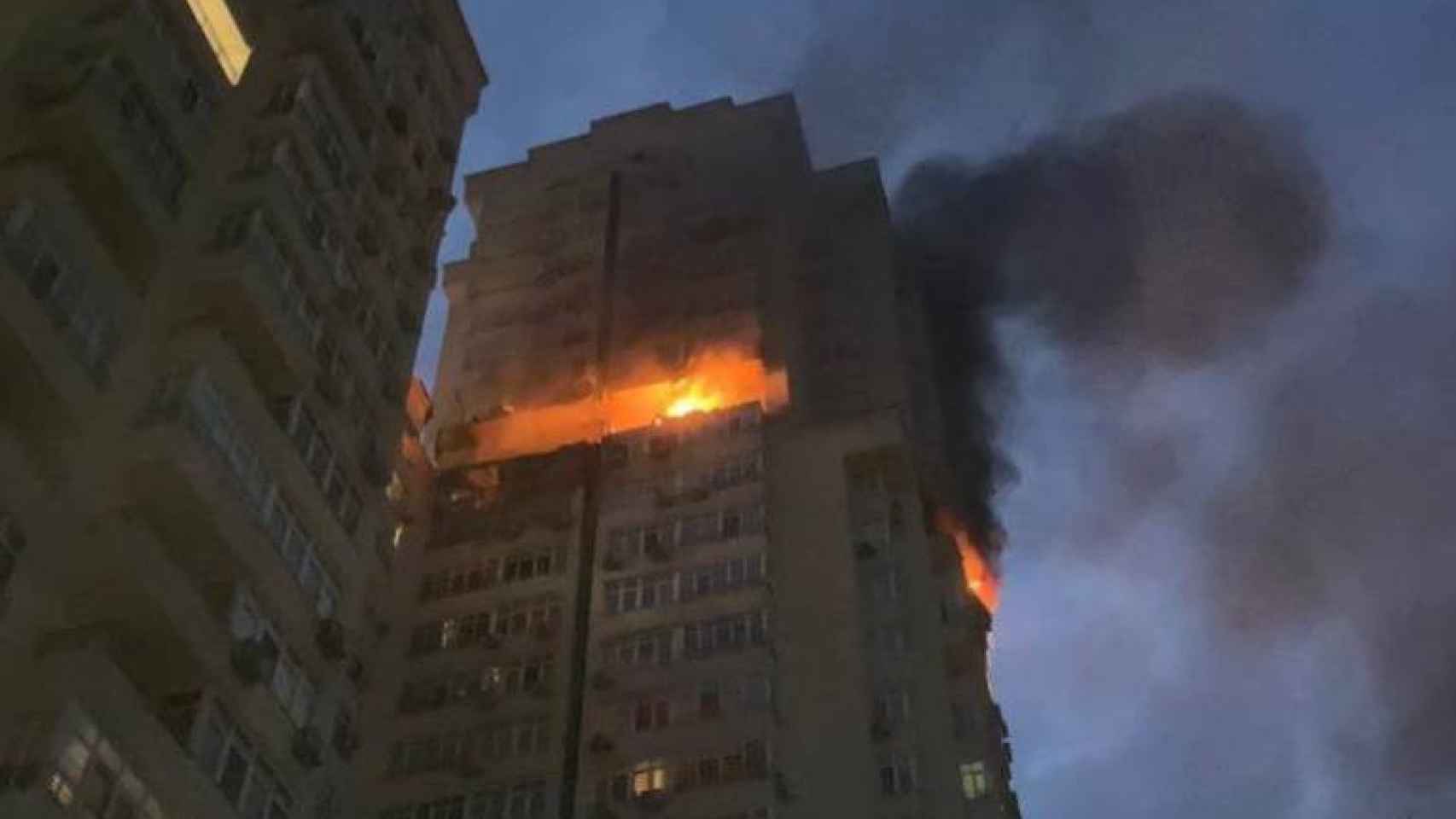 The fall of drone fragments causes a fire in a kyiv building: at least two injured