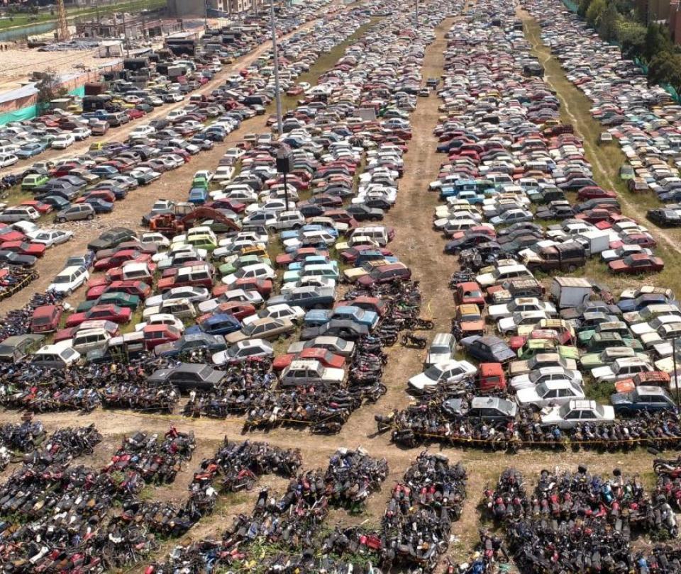 The rates to remove the vehicles from the yards in Bogotá