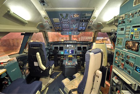 Aeroflot Ilyushin Il 96 300 Cockpit Petrov