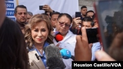 Sandra Torres is seen as part of traditional politics, analysts tell VOA.  Photo Houston Castillo, VOA.