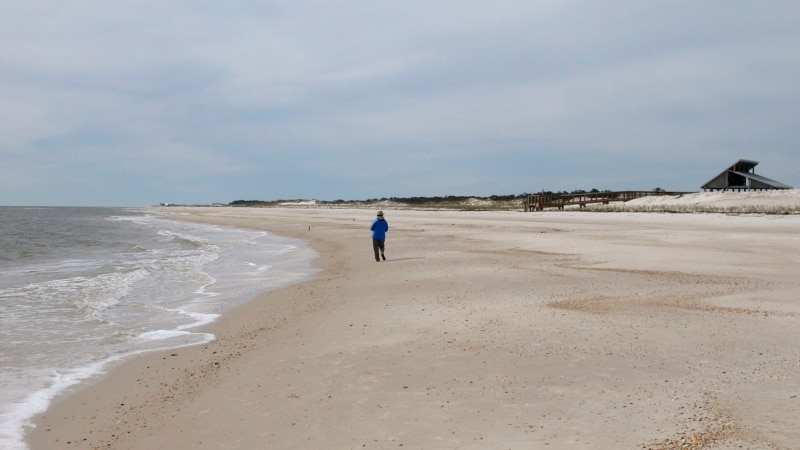 Dangerous currents kill 10 on beaches in Florida and Alabama