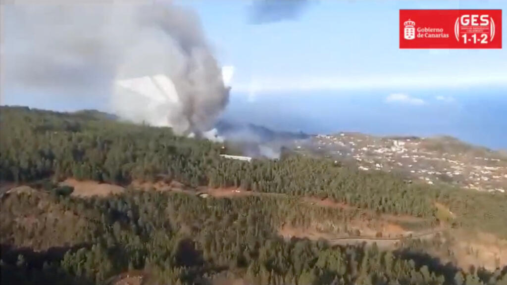 Fire in the Canary Islands affects the National Park and has left at least 4,000 evacuees