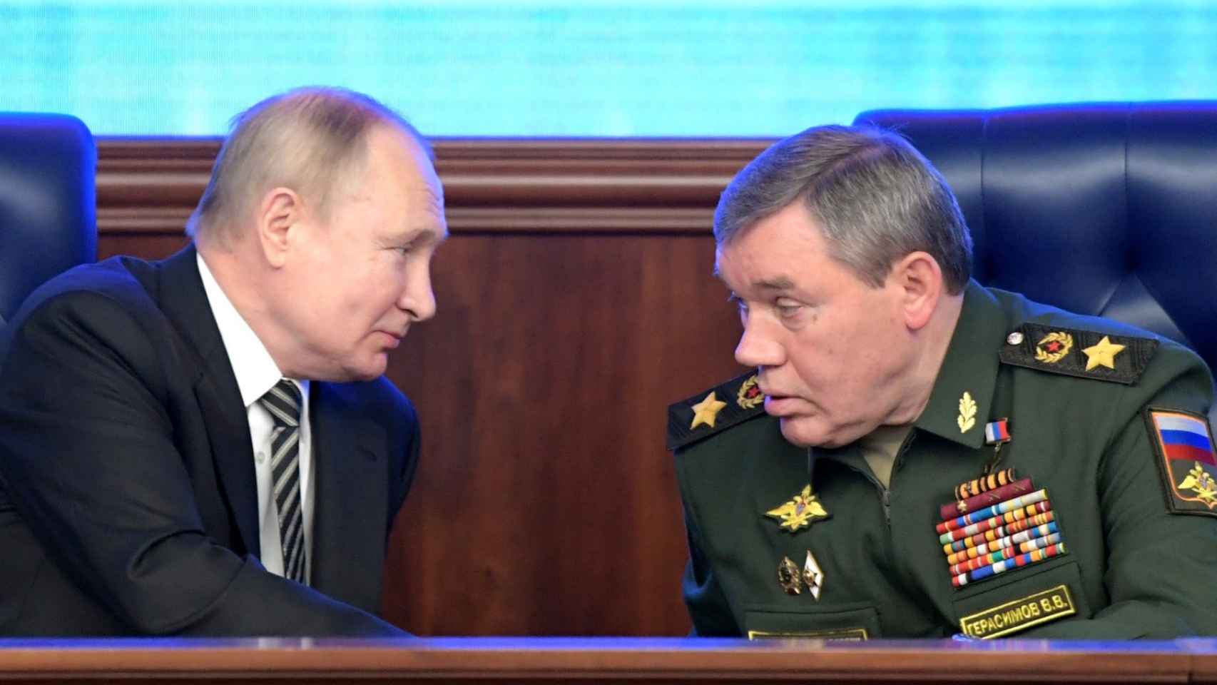 Vladimir Putin (left), President of Russia, and General Gerasimov (right).