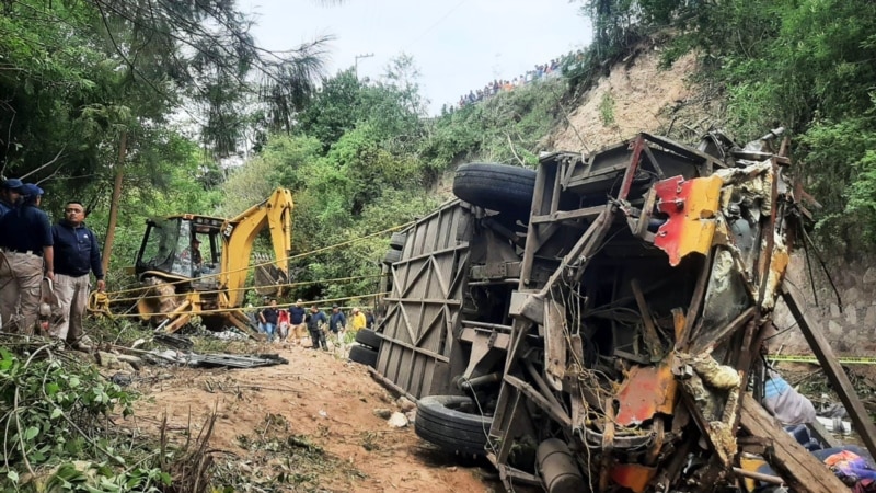 Nearly 30 deaths leave bus overturn in southwestern Mexico