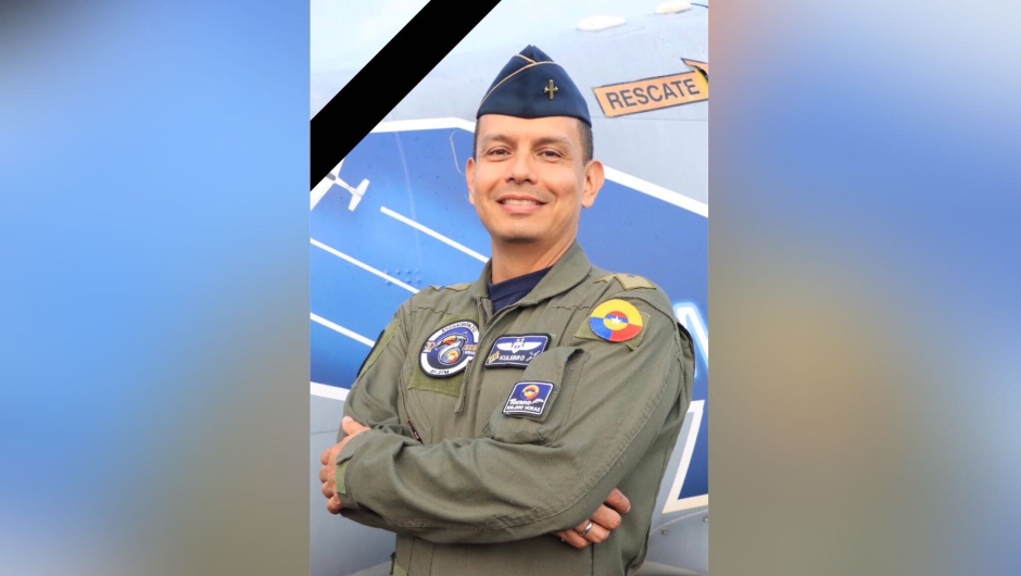 Lieutenant Colonel Mario Andrés Espinosa González died after a plane crash between two Colombian Air Force aircraft.  (Photo: @FuerzaAereaCol)