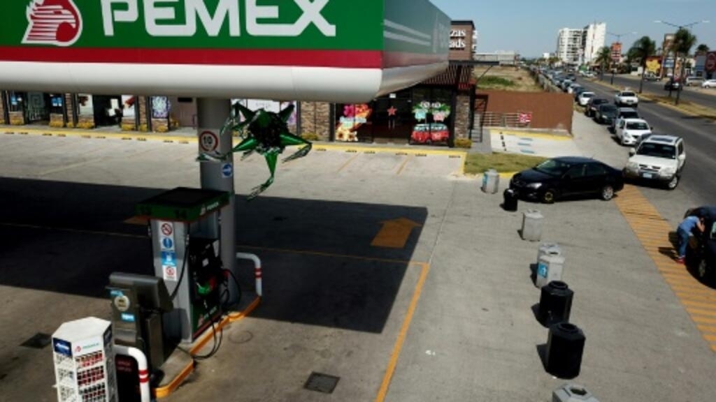 Two dead and one missing after explosion on a Petróleos Mexicanos platform