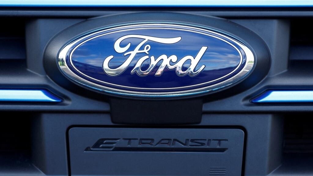 US investigates 346,000 Ford Escape vehicles for alleged door failures