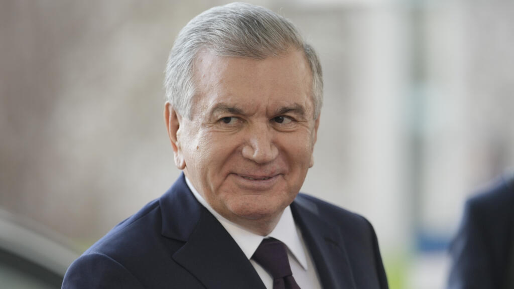 Uzbek President Mirziyoyev re-elected broadly and without surprises for seven years