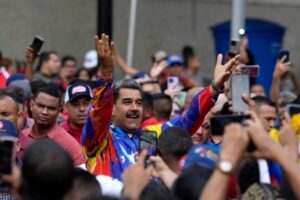 As Maduro goes from denying migration to defending it, Venezuelans consider leaving if he is re-elected