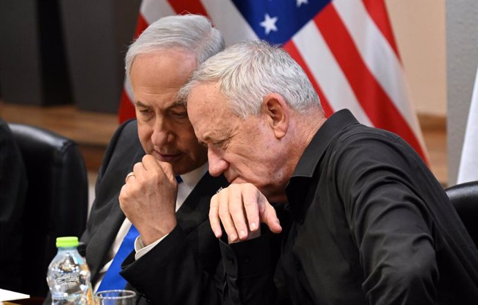 File - HANDOUT - 12 October 2023, Israel, Tel Aviv: Israeli Prime Minister Benjamin and National Unity Chairman Benny Gantz (R) attend an expanded meeting with US Secretary of State Antony Blinken in Tel Aviv.  Photo: Haim Zach/GPO/dpa - ATTENTION: edit