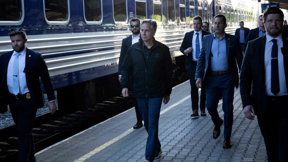 Blinken visits kyiv to reaffirm US support for Ukraine: "Military aid is on the way"